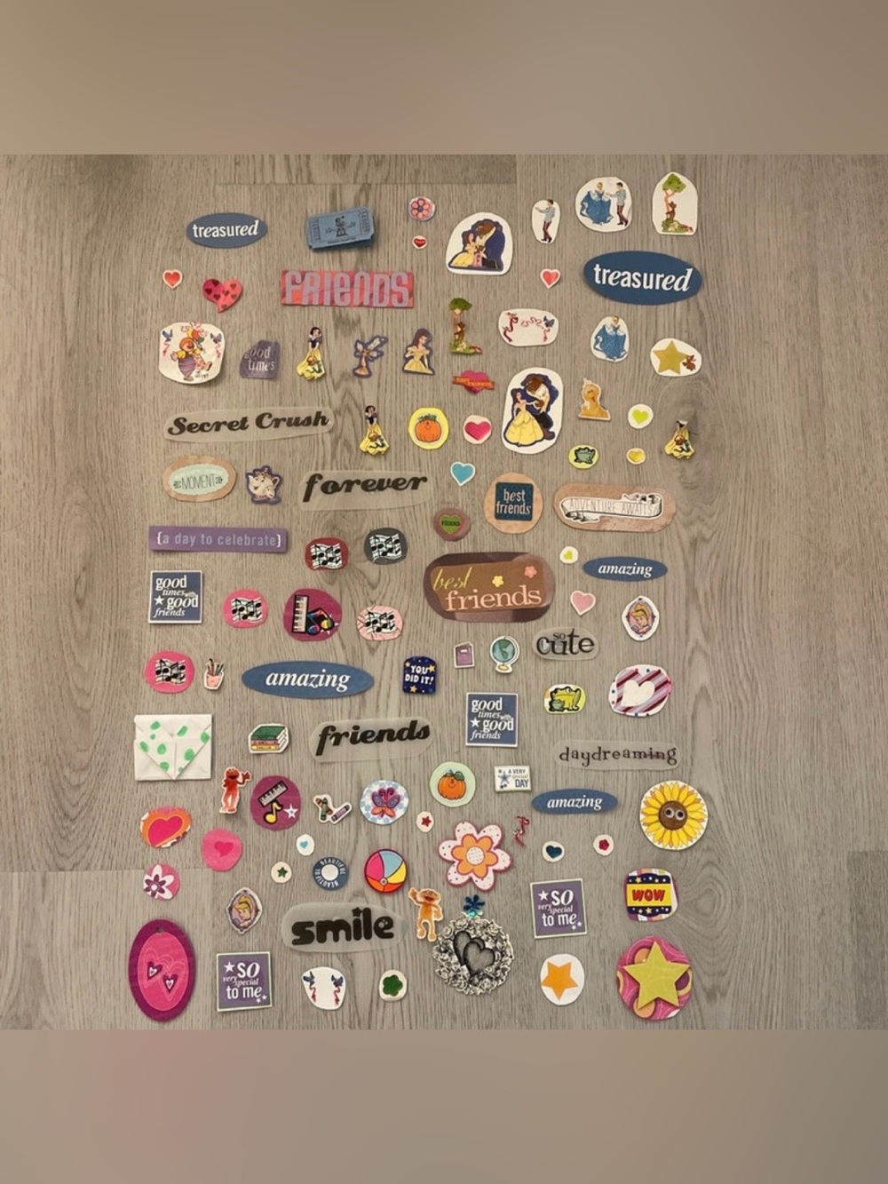 Scrapbooking embellishments/decorations for scrapbooking